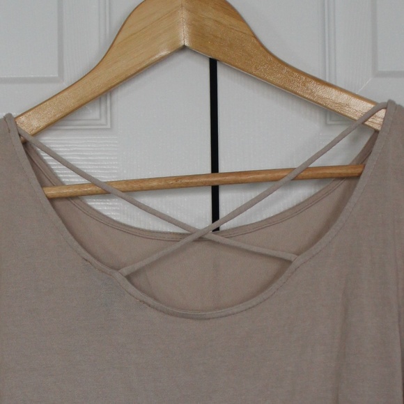 Top - Picture 2 of 3